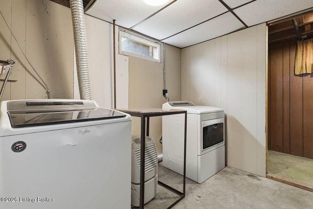 9110 Farnham Dr, Louisville, KY 40242