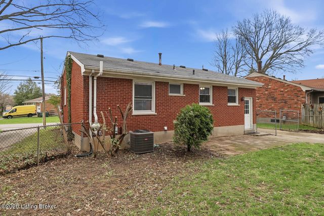 9110 Farnham Dr, Louisville, KY 40242