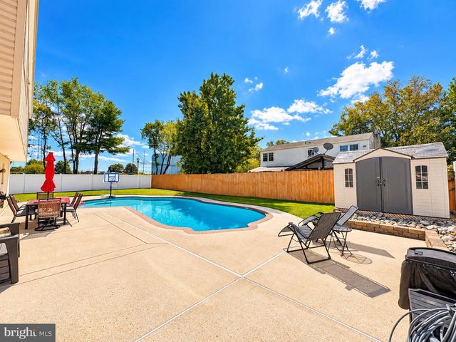 8600 CATHEDRAL CIR, Philadelphia, PA 19128