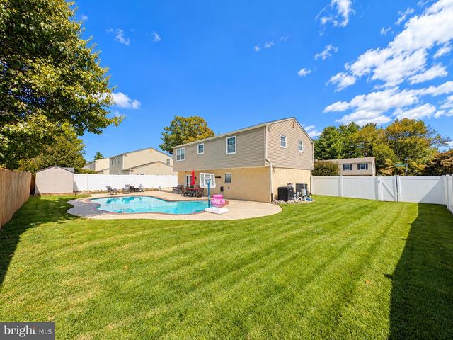 8600 CATHEDRAL CIR, Philadelphia, PA 19128