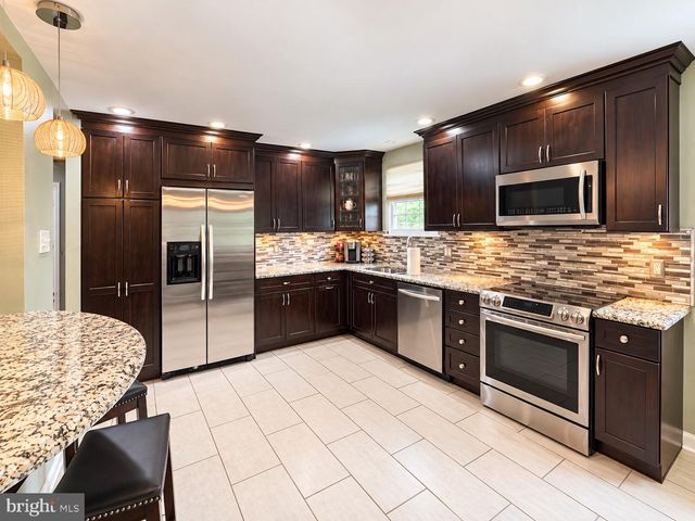 8600 CATHEDRAL CIR, Philadelphia, PA 19128