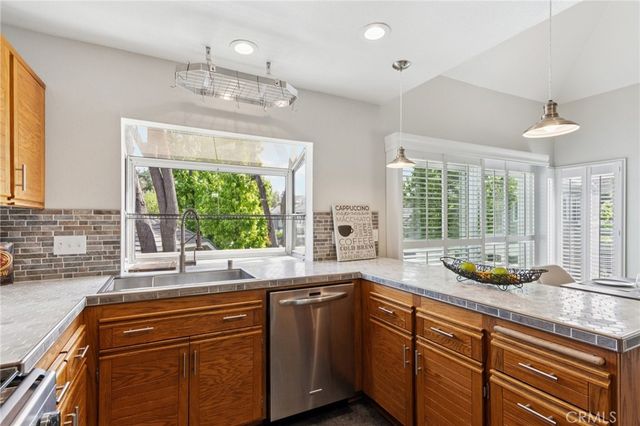 26107 Mcbean, Valencia, CA 91355
