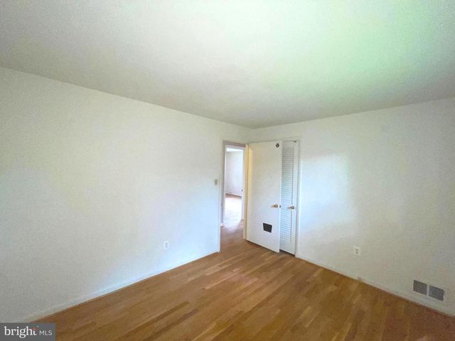 6933 TYNDALE ST, Mclean, VA 22101