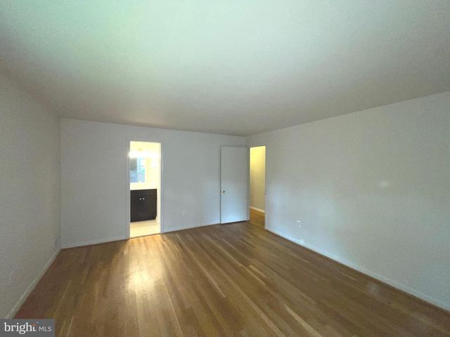 6933 TYNDALE ST, Mclean, VA 22101