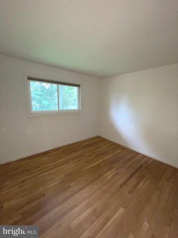6933 TYNDALE ST, Mclean, VA 22101