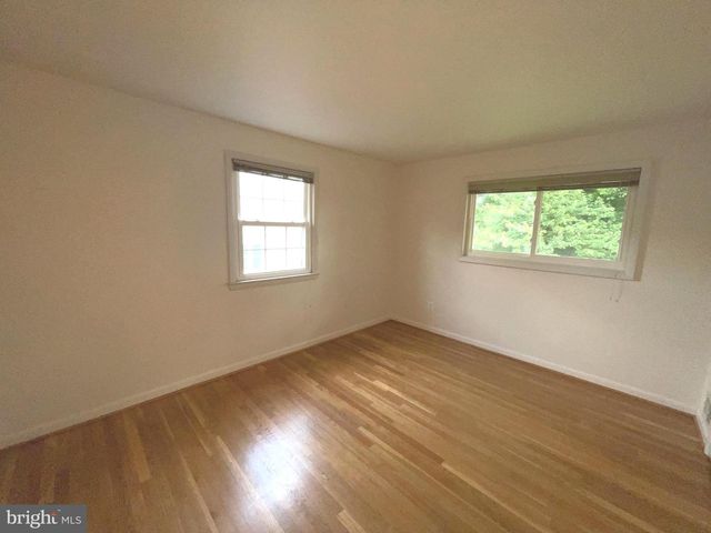 6933 TYNDALE ST, Mclean, VA 22101
