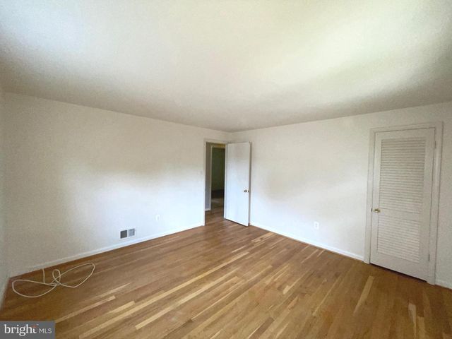 6933 TYNDALE ST, Mclean, VA 22101
