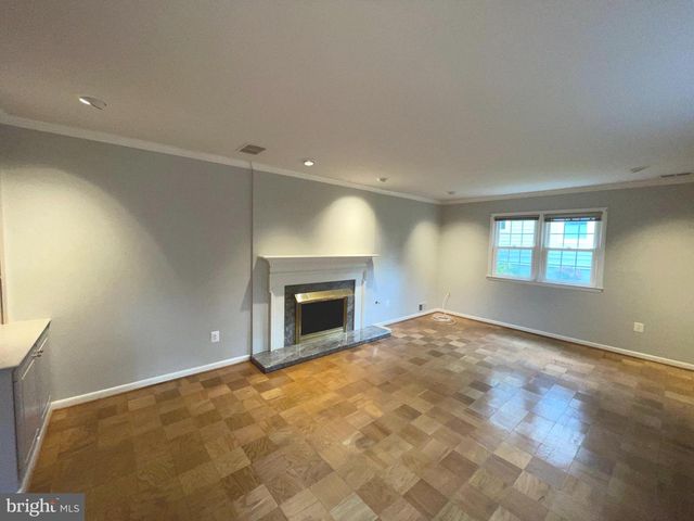 6933 TYNDALE ST, Mclean, VA 22101