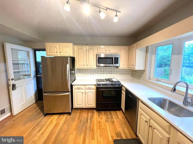 6933 TYNDALE ST, Mclean, VA 22101