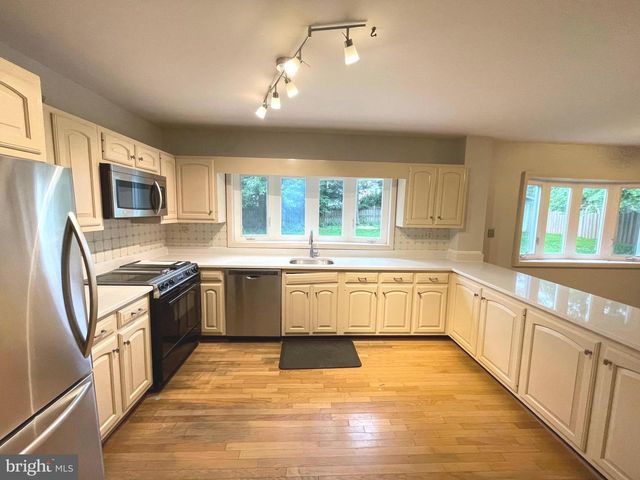 6933 TYNDALE ST, Mclean, VA 22101