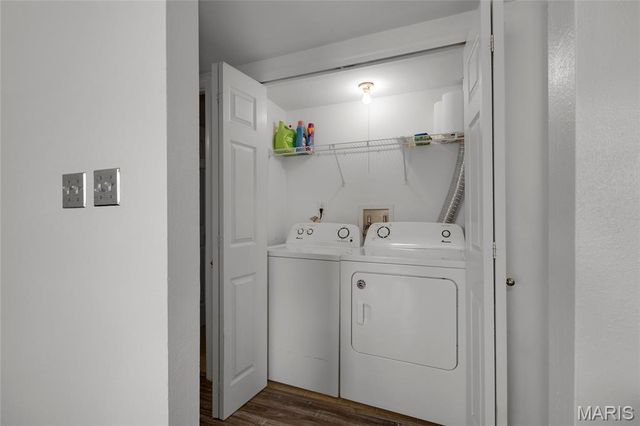 1943 Greenpoint Drive 302, Kirkwood, MO 63122