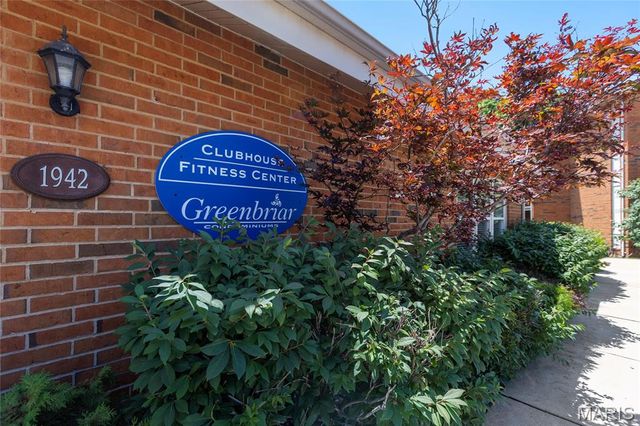 1943 Greenpoint Drive 302, Kirkwood, MO 63122