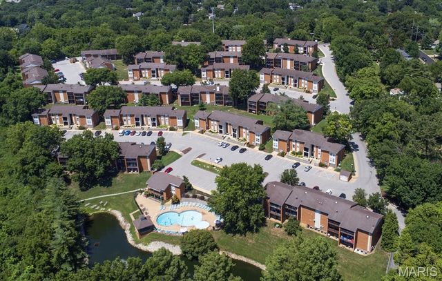 1943 Greenpoint Drive 302, Kirkwood, MO 63122