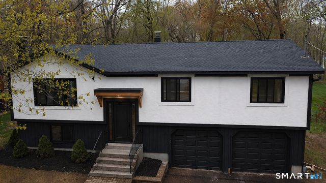 77 School House Road, Wallingford, CT 06492