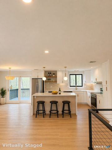 77 School House Road, Wallingford, CT 06492