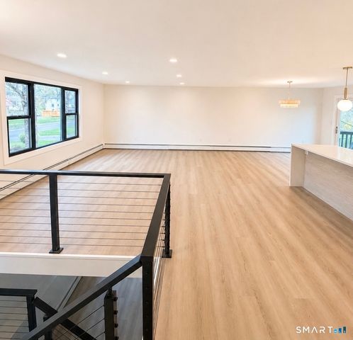 77 School House Road, Wallingford, CT 06492