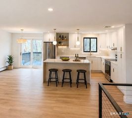 77 School House Road, Wallingford, CT 06492