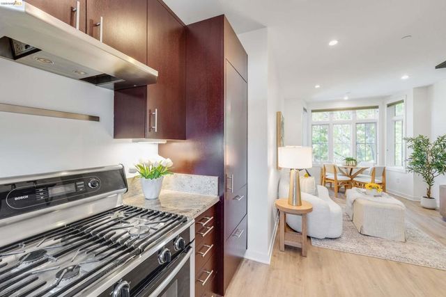 2628 Telegraph Ave 303, Berkeley, CA 94704