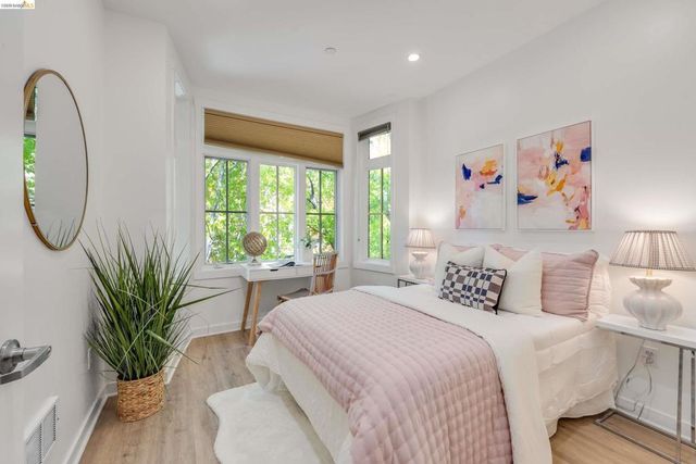 2628 Telegraph Ave 303, Berkeley, CA 94704