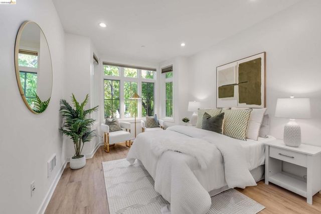 2628 Telegraph Ave 303, Berkeley, CA 94704