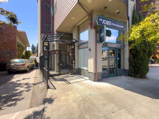 2628 Telegraph Ave 303, Berkeley, CA 94704