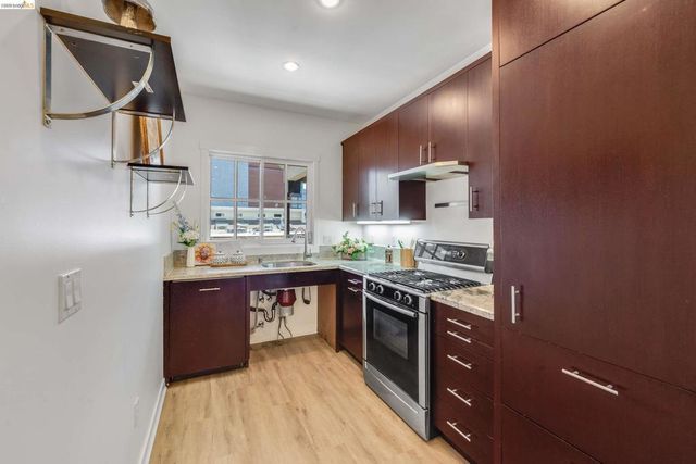 2628 Telegraph Ave 303, Berkeley, CA 94704