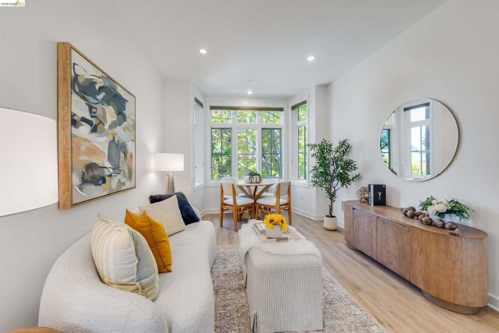 2628 Telegraph Ave 303, Berkeley, CA 94704