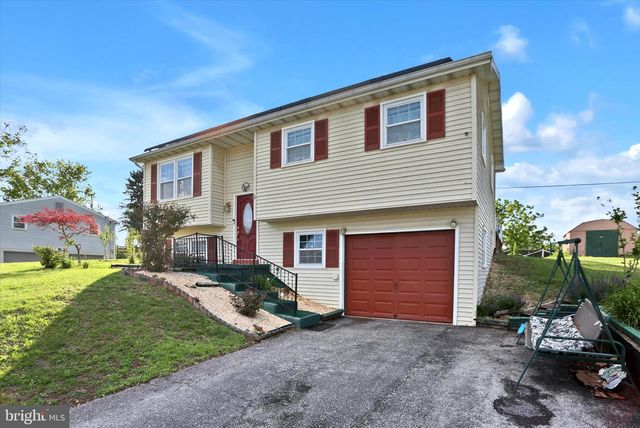 3269 NIGHT IN GALE DR, Dover, PA 17315