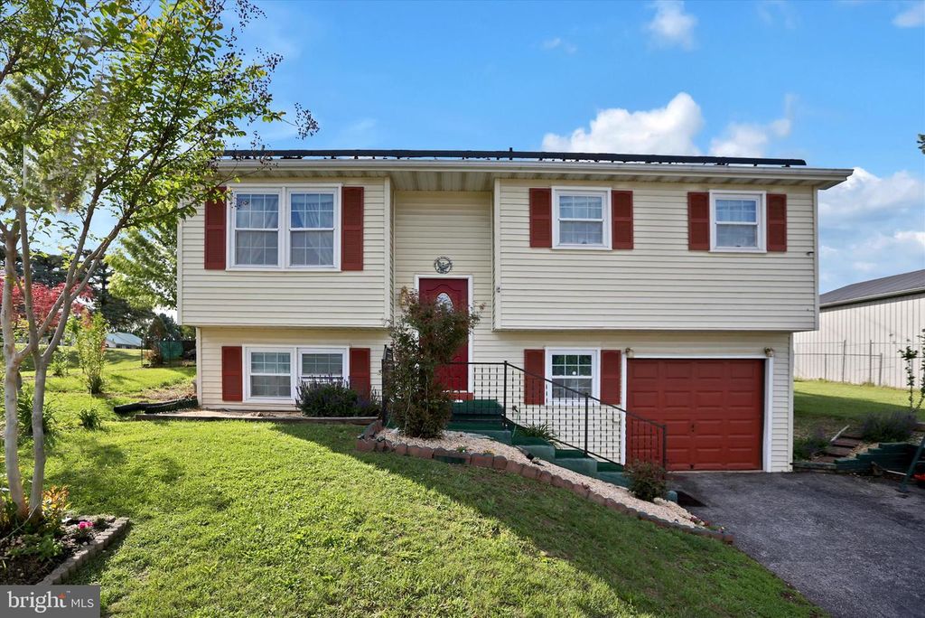 3269 NIGHT IN GALE DR, Dover, PA 17315