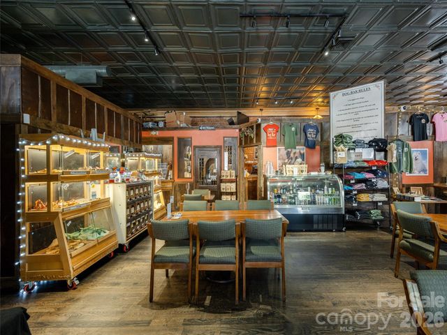 44 Church Street, Waynesville, NC 28786