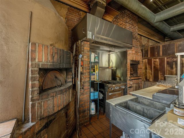 44 Church Street, Waynesville, NC 28786