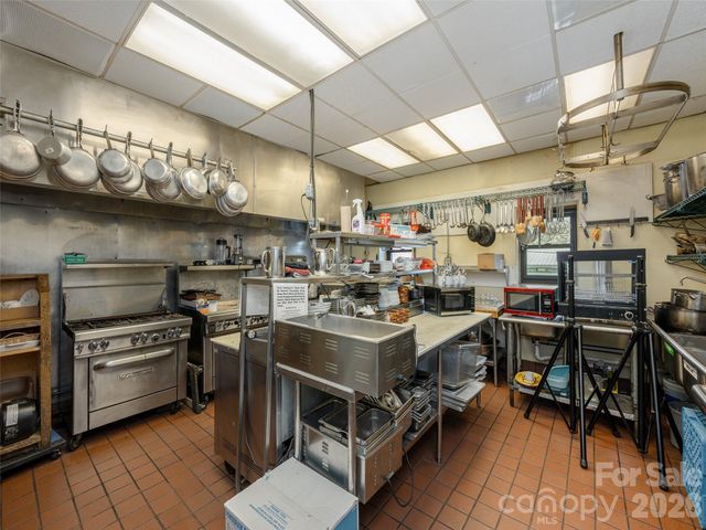 44 Church Street, Waynesville, NC 28786