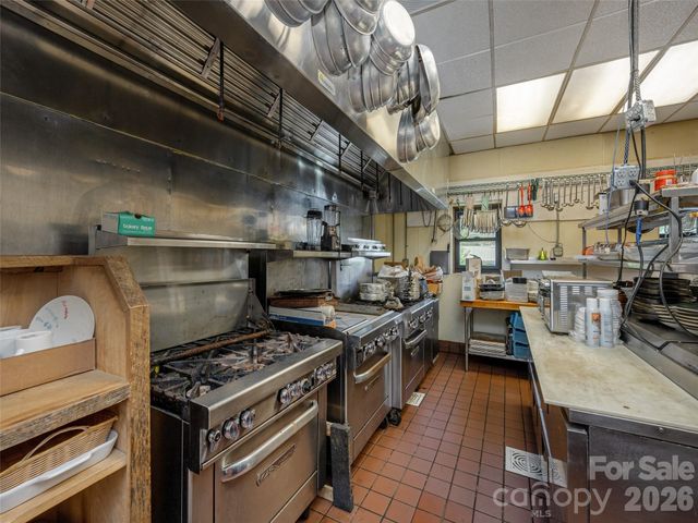 44 Church Street, Waynesville, NC 28786