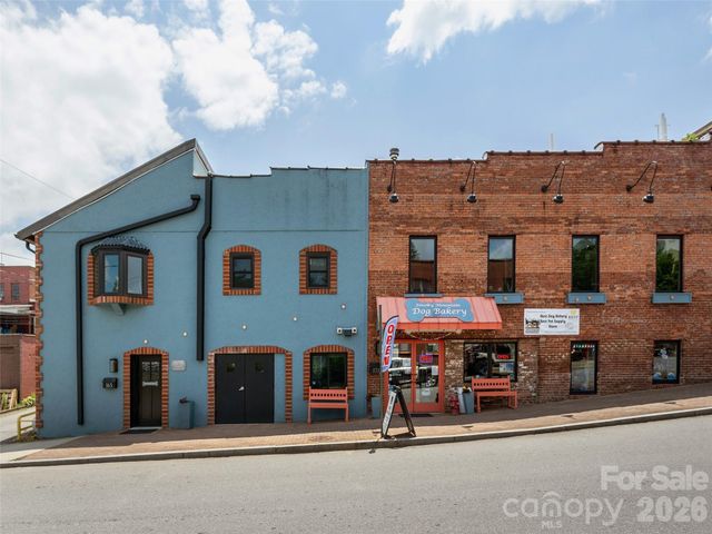 44 Church Street, Waynesville, NC 28786