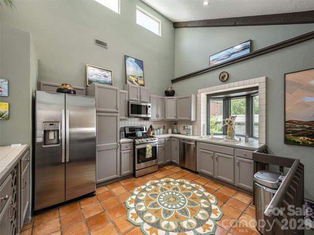 44 Church Street, Waynesville, NC 28786