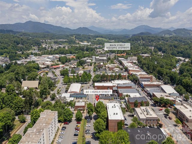 44 Church Street, Waynesville, NC 28786