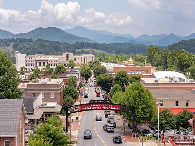 44 Church Street, Waynesville, NC 28786