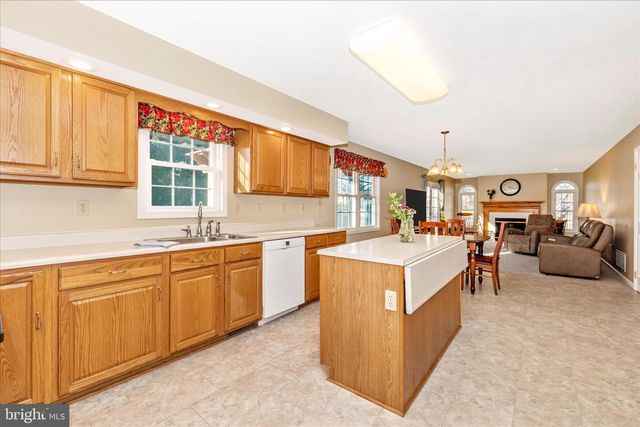 11110 MAHOGANY DR, Hagerstown, MD 21742