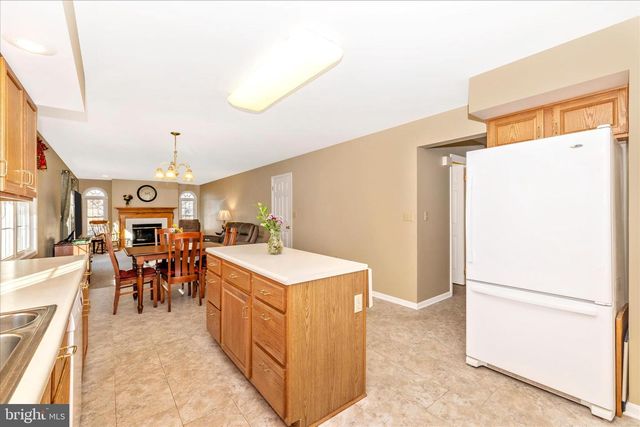 11110 MAHOGANY DR, Hagerstown, MD 21742