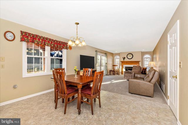 11110 MAHOGANY DR, Hagerstown, MD 21742