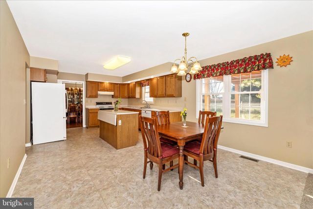 11110 MAHOGANY DR, Hagerstown, MD 21742