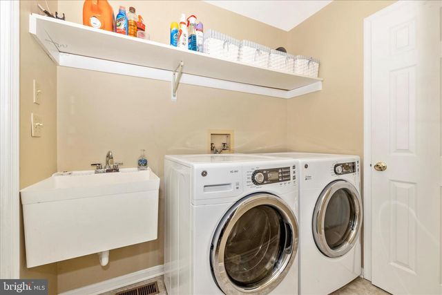 11110 MAHOGANY DR, Hagerstown, MD 21742