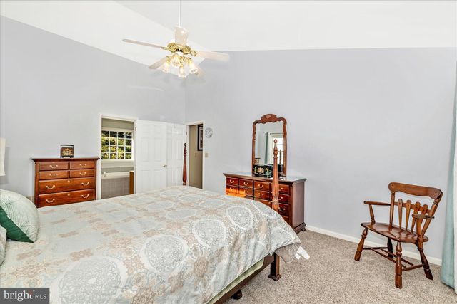 11110 MAHOGANY DR, Hagerstown, MD 21742