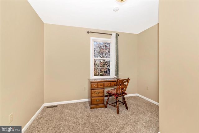 11110 MAHOGANY DR, Hagerstown, MD 21742