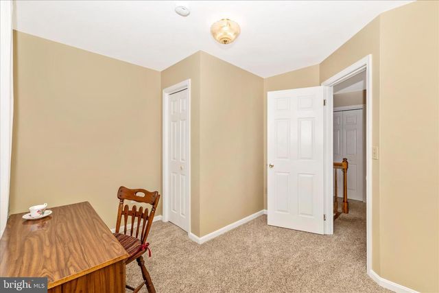 11110 MAHOGANY DR, Hagerstown, MD 21742