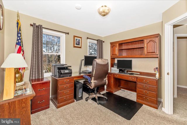 11110 MAHOGANY DR, Hagerstown, MD 21742