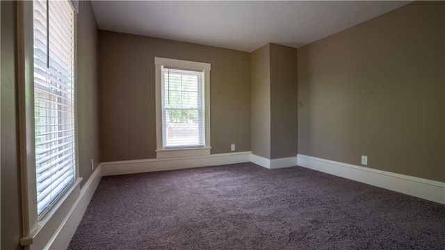 2209 NE 39th Terrace, Kansas City, MO 64116
