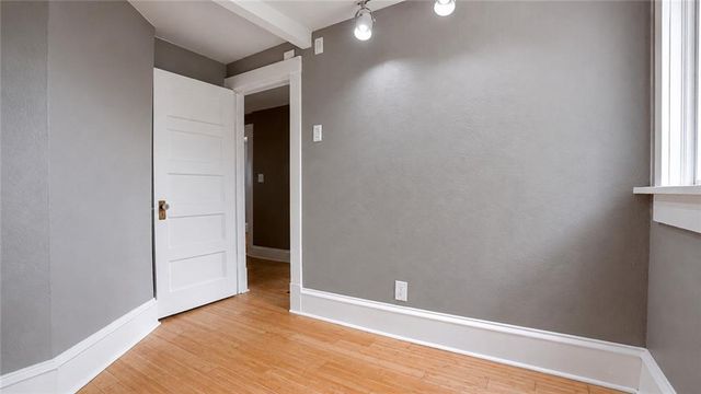 2209 NE 39th Terrace, Kansas City, MO 64116