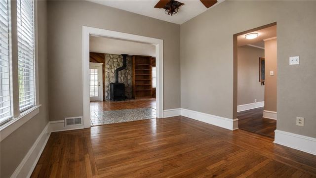 2209 NE 39th Terrace, Kansas City, MO 64116