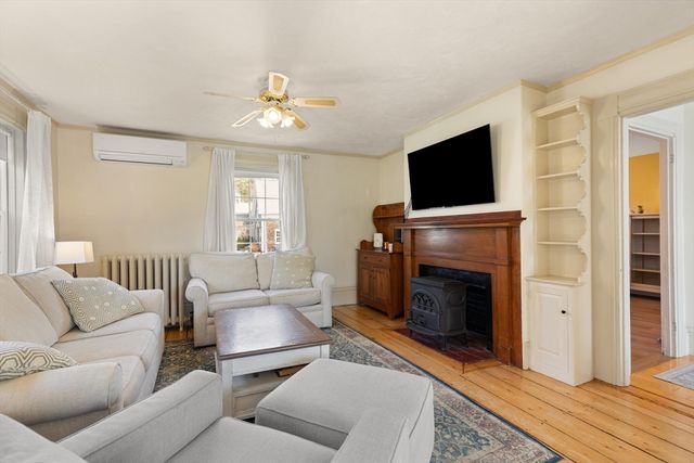 700 High St, Hanson, MA 02341